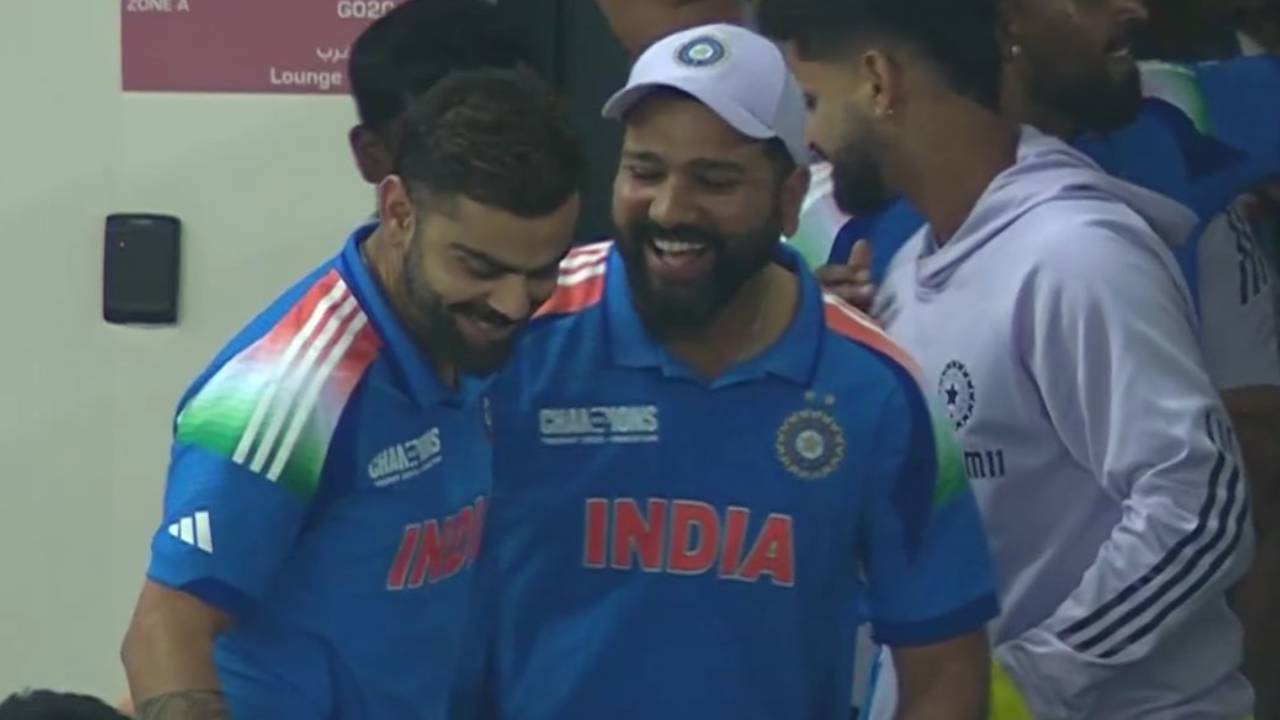 Champions Trophy: ఆసీస్పై విక్టరీ తరువాత కోహ్లీ, రోహిత్ శర్మ ఏం చేశారో చూశారా.. వీడియో వైరల్ .. Champions Trophy: ఆసీస్పై విక్టరీ తరువాత కోహ్లీ, రోహిత్ శర్మ ఏం చేశారో చూశారా.. వీడియో వైరల్ ..