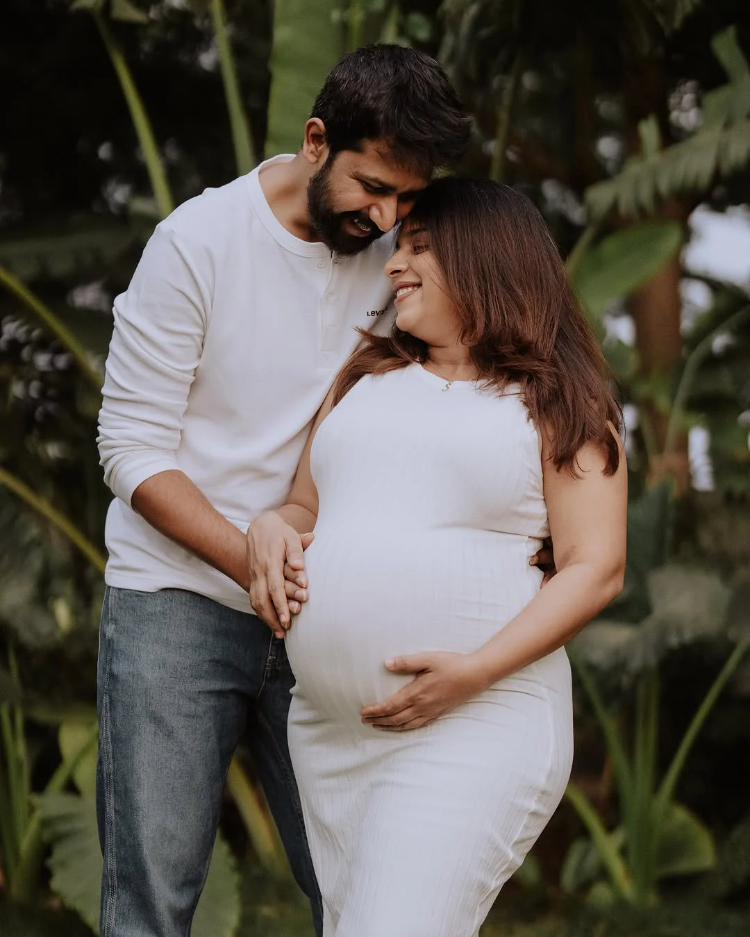 Youtuber Mahathalli Jahnavi Dasetty Baby Bump Photos