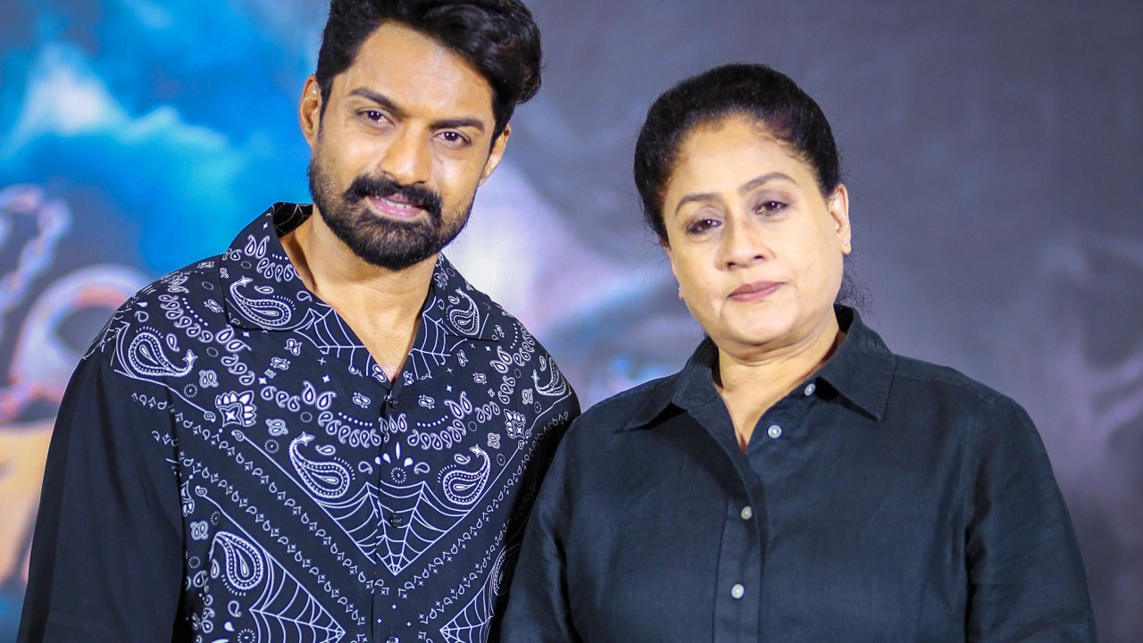 Vijayashanthi : అప్పటివరకు నాన్ వెజ్ తినను అని మొక్కుకున్న విజయశాంతి.. ఎందుకంటే.. Vijayashanthi : అప్పటివరకు నాన్ వెజ్ తినను అని మొక్కుకున్న విజయశాంతి.. ఎందుకంటే..