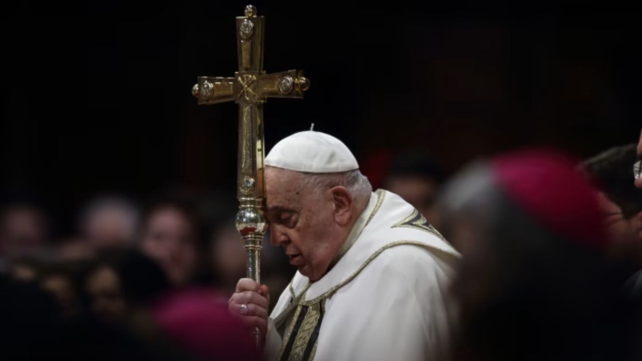 Pope Francis: పోప్ ఫ్రాన్సిస్ కన్నుమూత.. నెక్ట్స్ ఏం జరుగుతుంది? తనను అక్కడ ఖననం చేయొద్దని చెప్పిన ఫ్రాన్సిస్ Pope Francis: పోప్ ఫ్రాన్సిస్ కన్నుమూత.. నెక్ట్స్ ఏం జరుగుతుంది? తనను అక్కడ ఖననం చేయొద్దని చెప్పిన ఫ్రాన్సిస్