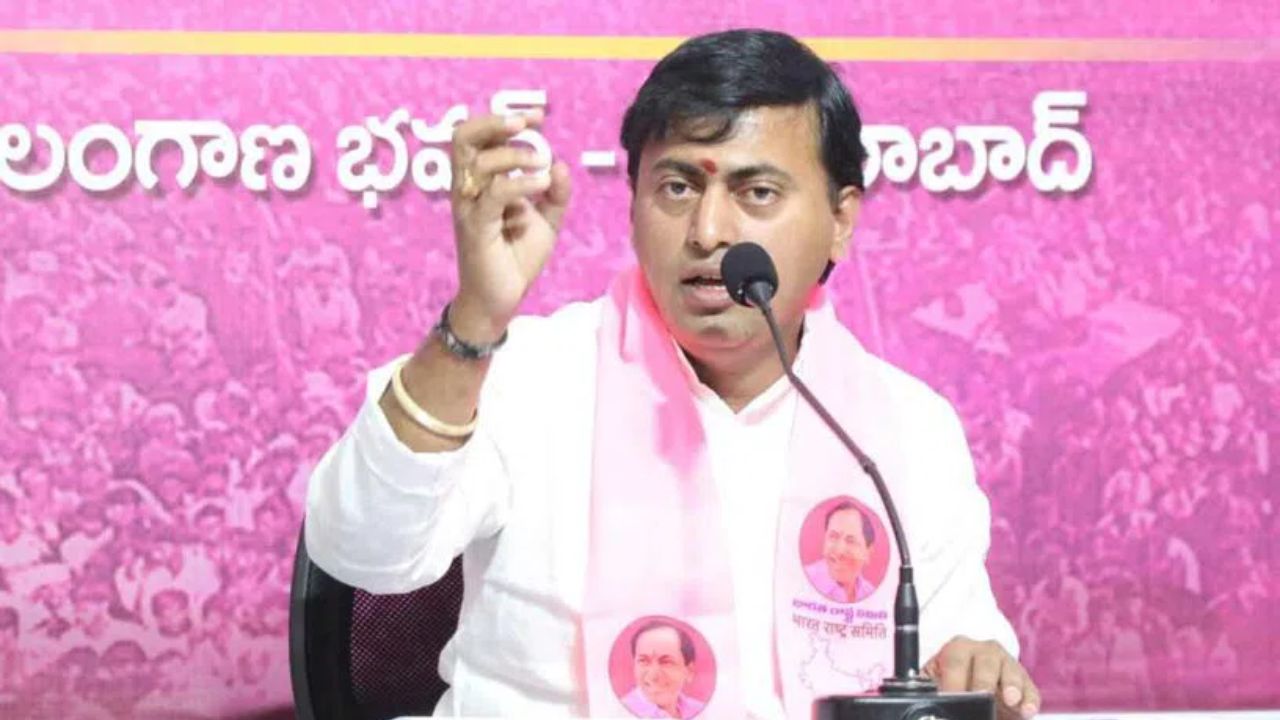 బీఆర్ఎస్ నేత రాకేశ్ రెడ్డికి తెలంగాణ పబ్లిక్ సర్వీస్ కమిషన్ నోటీసులు బీఆర్ఎస్ నేత రాకేశ్ రెడ్డికి తెలంగాణ పబ్లిక్ సర్వీస్ కమిషన్ నోటీసులు
