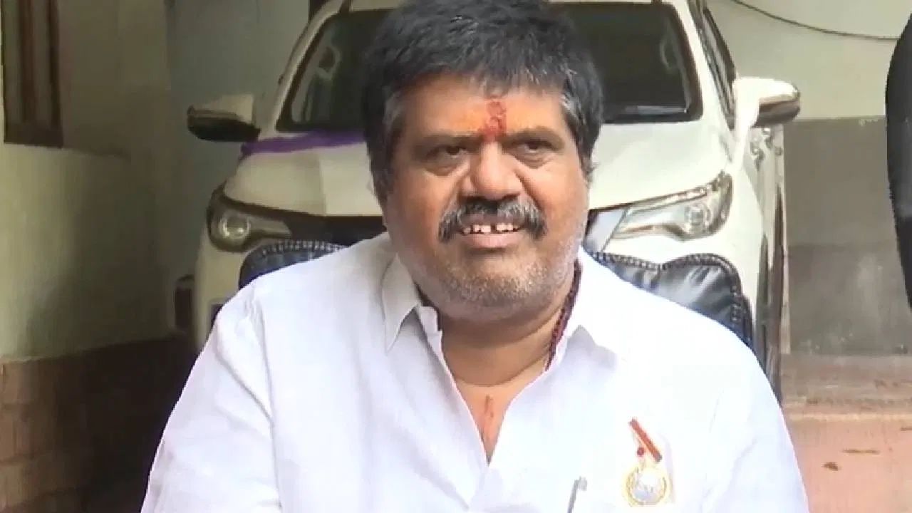 కూతురి ఎంట్రీతో మాజీ మంత్రి అవంతికి లైన్ క్లియర్ అయినట్లేనా? కూతురి ఎంట్రీతో మాజీ మంత్రి అవంతికి లైన్ క్లియర్ అయినట్లేనా?