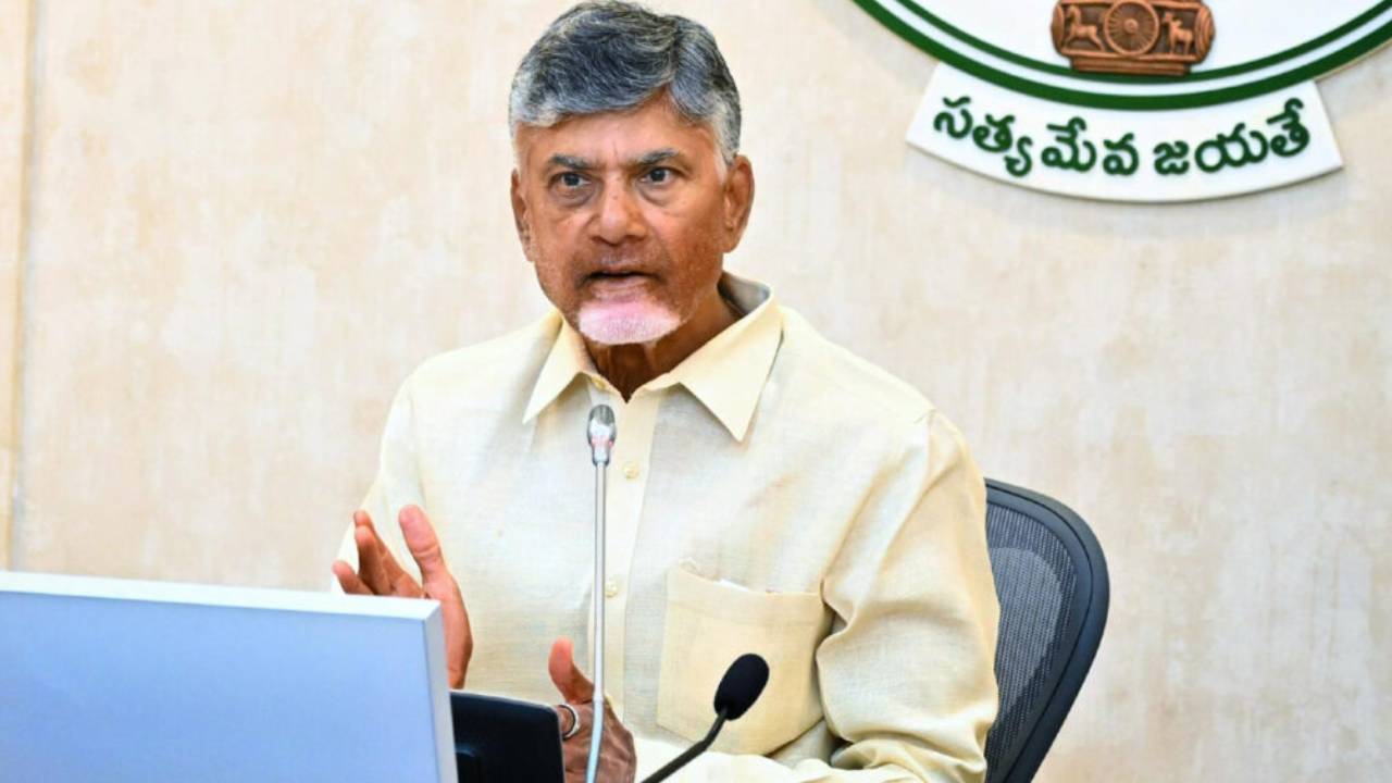 Chandrababu Naidu: చంద్రబాబు ఢిల్లీ సడన్ టూర్ వ్యూహం అదేనా? Chandrababu Naidu: చంద్రబాబు ఢిల్లీ సడన్ టూర్ వ్యూహం అదేనా?