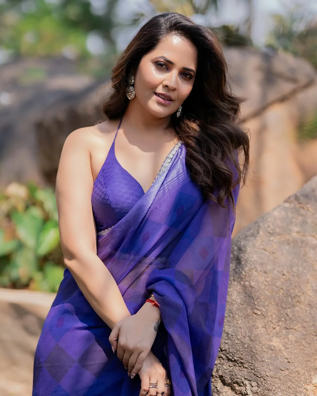 Anasuya Bharadwaj Back Less Saree Photos
