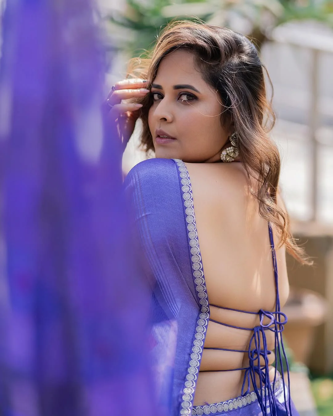 Anasuya Bharadwaj Back Less Saree Photos