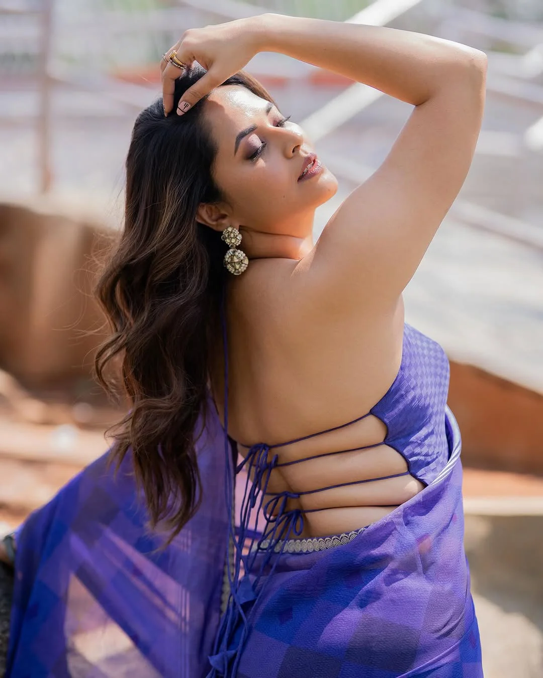 Anasuya Bharadwaj Back Less Saree Photos