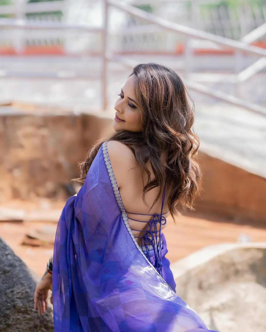 Anasuya Bharadwaj Back Less Saree Photos