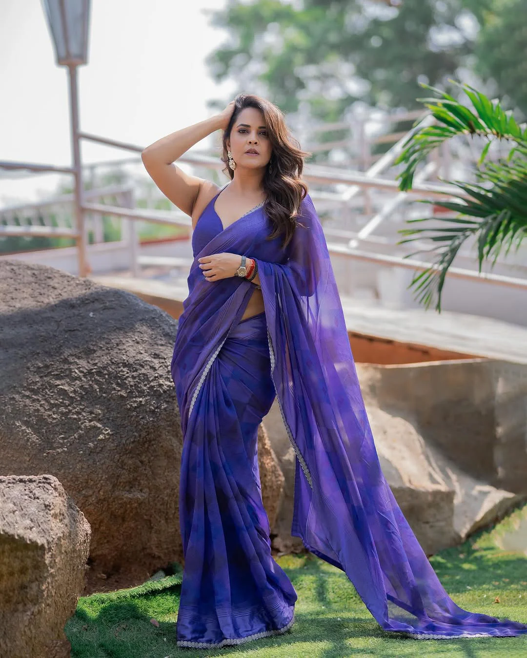 Anasuya Bharadwaj Back Less Saree Photos