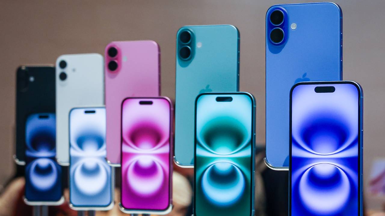 Apple iPhones : ఐఫోన్ ప్రియులకు బిగ్ షాక్.. ఇకపై ఆపిల్ ఫోన్ ధర రూ. 3 లక్షలపైనే..? ఎందుకో తెలిస్తే షాకవుతారు! Apple iPhones : ఐఫోన్ ప్రియులకు బిగ్ షాక్.. ఇకపై ఆపిల్ ఫోన్ ధర రూ. 3 లక్షలపైనే..? ఎందుకో తెలిస్తే షాకవుతారు!