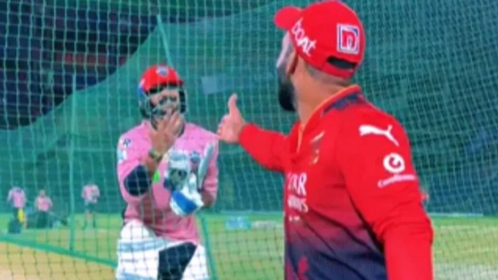 Dinesh Karthik vs Axar Patel