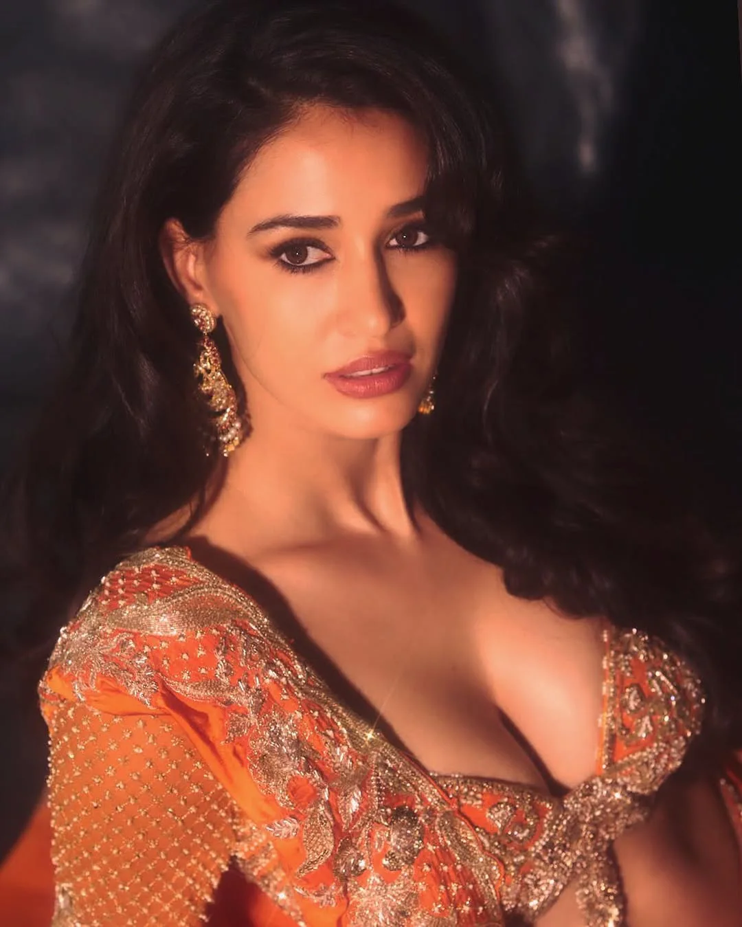 Disha Patani Stunning Looks with her Beauty