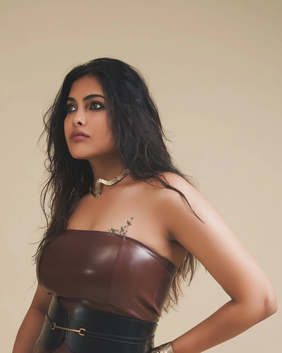 Divi Stunning Looks in Short Dress