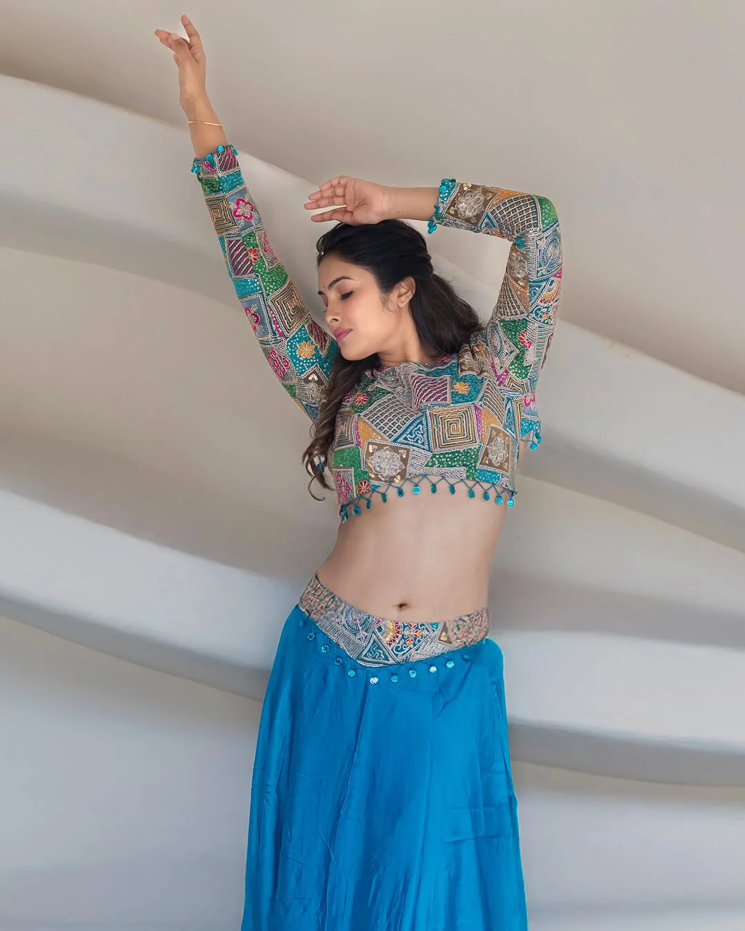 Divi Shows her Beauty