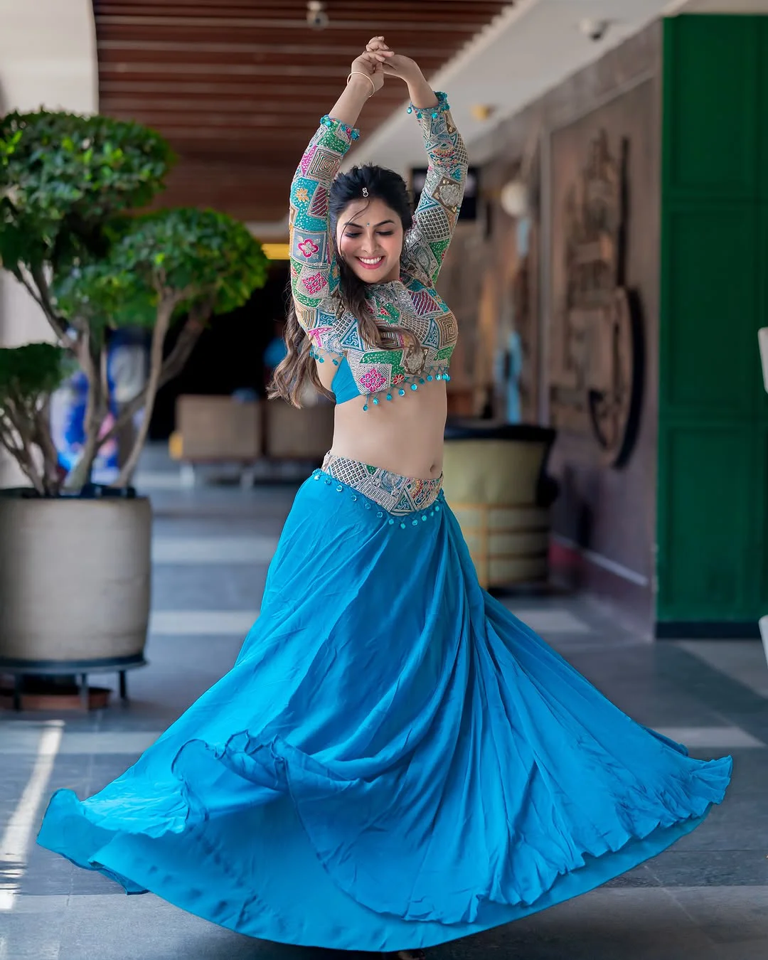 Divi Shows her Beauty