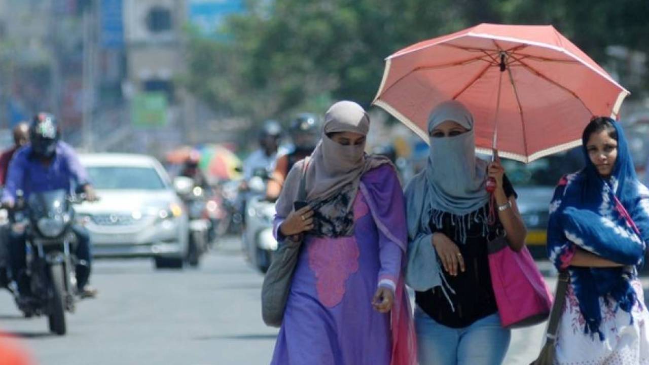 Heatwave: భగ్గుమంటున్న భానుడు.. మూడు నెలలు మంటలే.. ఐఎండీ హెచ్చరికలు Heatwave: భగ్గుమంటున్న భానుడు.. మూడు నెలలు మంటలే.. ఐఎండీ హెచ్చరికలు