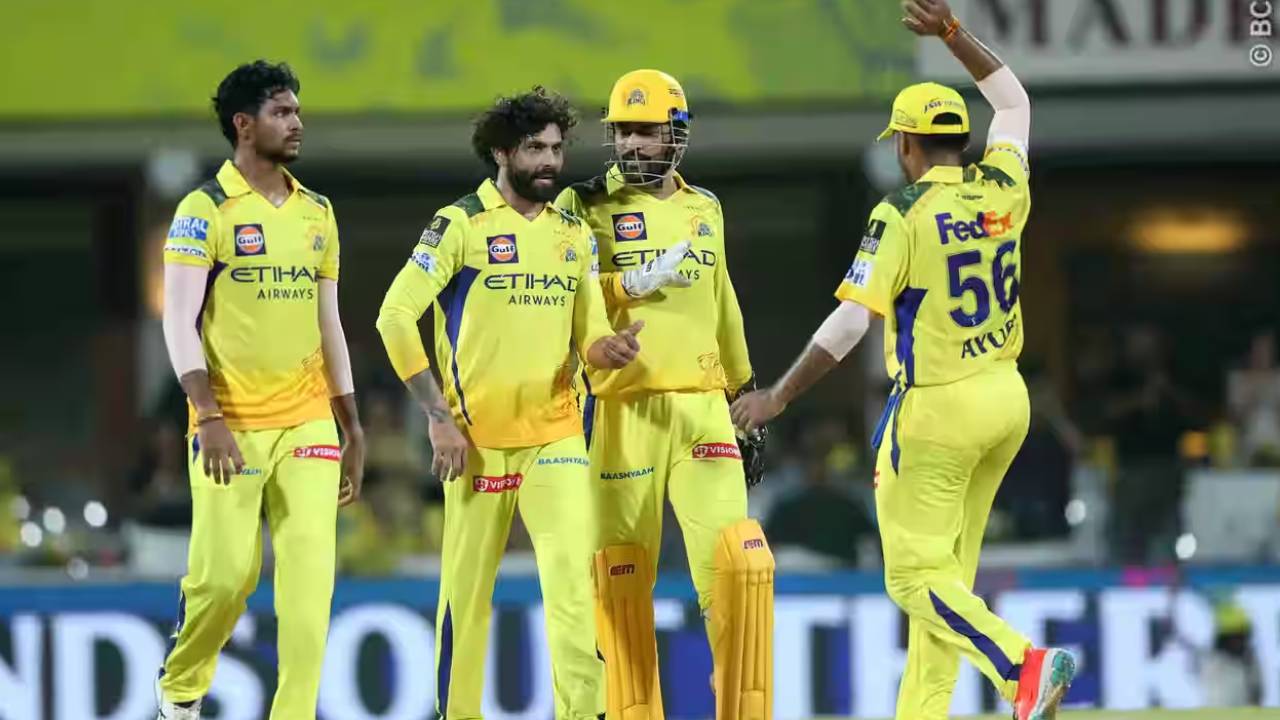 CSK vs SRH : సన్రైజర్స్తో ఓడిపోయినప్పటికి చెన్నైసూపర్ కింగ్స్ ప్లే ఆఫ్స్ చేరుకునే ఛాన్స్.. ఎలాగో తెలుసా ? CSK vs SRH : సన్రైజర్స్తో ఓడిపోయినప్పటికి చెన్నైసూపర్ కింగ్స్ ప్లే ఆఫ్స్ చేరుకునే ఛాన్స్.. ఎలాగో తెలుసా ?
