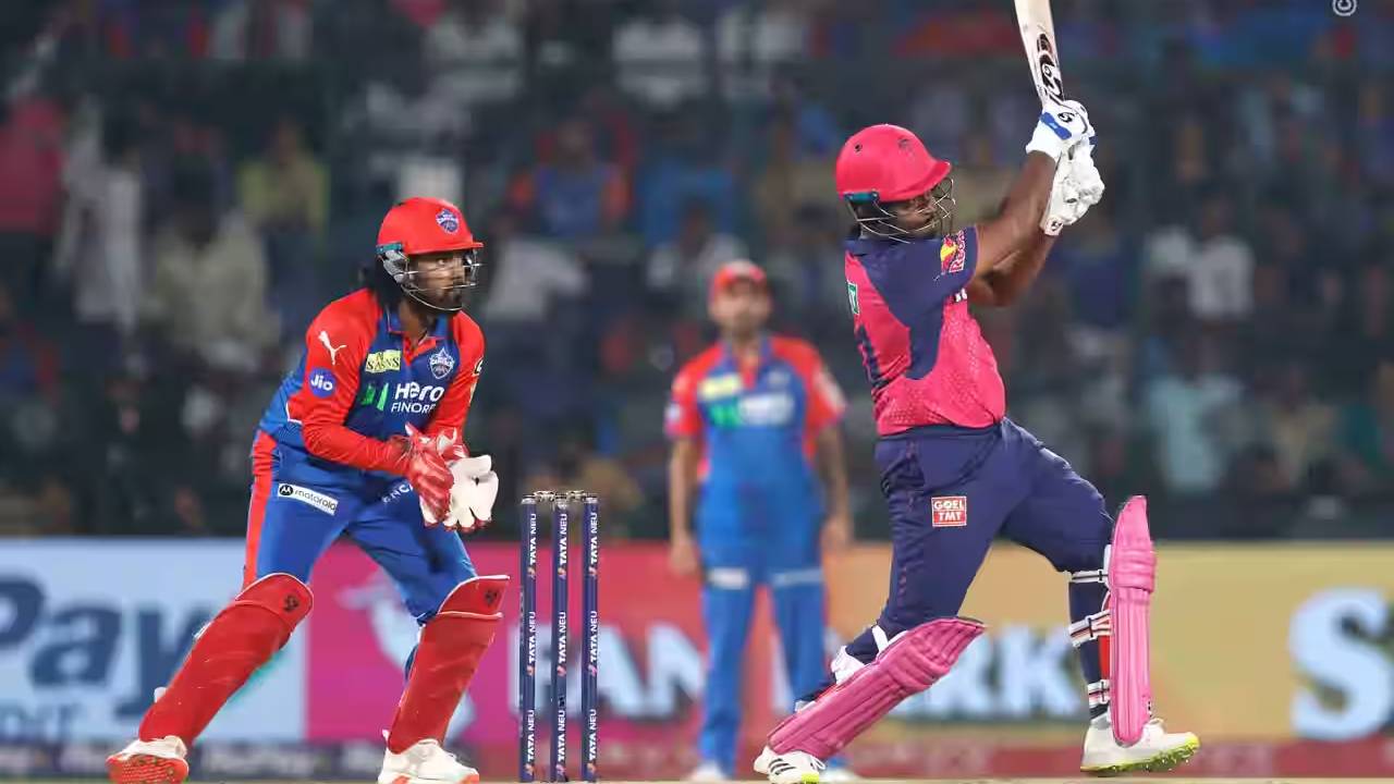 DC vs RR : మ్యాచ్లో దీన్ని గమనించారా? ఔట్ కాకుండానే మైదానం వీడిన సంజూ శాంసన్.. ఓడిన రాజస్థాన్..! DC vs RR : మ్యాచ్లో దీన్ని గమనించారా? ఔట్ కాకుండానే మైదానం వీడిన సంజూ శాంసన్.. ఓడిన రాజస్థాన్..!