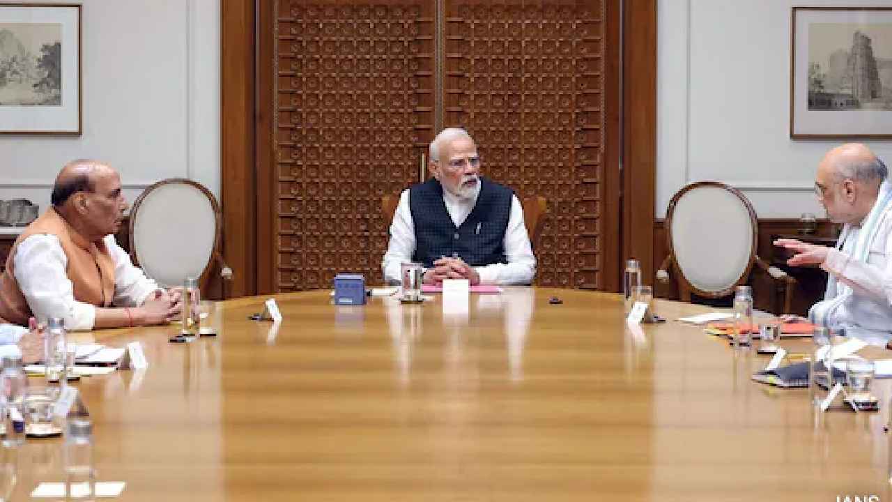 Get Out Pakistan: గెటవుట్ పాకిస్థాన్.. ఇండియా యాక్షన్ షురూ, పాక్కు బిగ్ షాక్, భద్రతా సమావేశంలో భారత్ 5 సంచలన నిర్ణయాలు.. Get Out Pakistan: గెటవుట్ పాకిస్థాన్.. ఇండియా యాక్షన్ షురూ, పాక్కు బిగ్ షాక్, భద్రతా సమావేశంలో భారత్ 5 సంచలన నిర్ణయాలు..