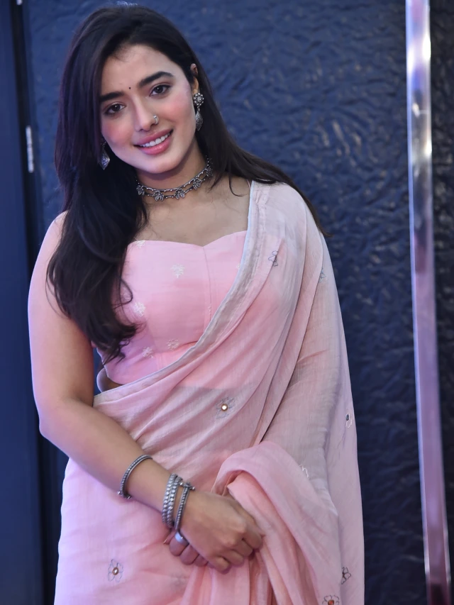 Ketika Sharma Stunning Looks in Saree at Single Movie Trailer Launch Event