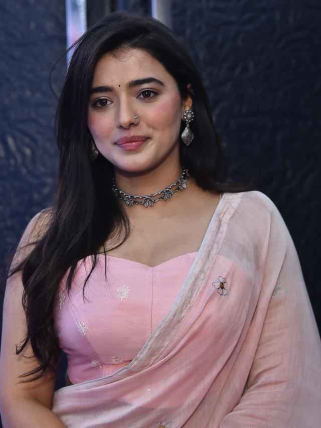 Ketika Sharma Stunning Looks in Saree at Single Movie Trailer Launch Event