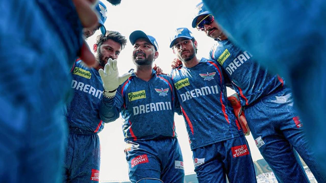 IPL 2025: బ్యాటర్లూ జర భద్రం..! హెల్మెట్ సరిగా పెట్టుకోండి.. లక్నో జట్టులోకి స్పీడ్ స్టార్ వచ్చేశాడు.. IPL 2025: బ్యాటర్లూ జర భద్రం..! హెల్మెట్ సరిగా పెట్టుకోండి.. లక్నో జట్టులోకి స్పీడ్ స్టార్ వచ్చేశాడు..