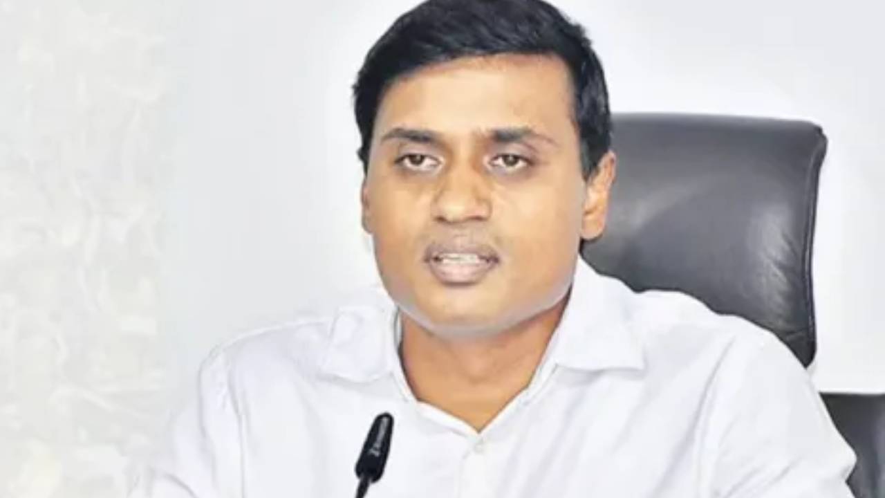 MP Mithun Reddy: వైసీపీ ఎంపీ మిథున్ రెడ్డికి సిట్ అధికారులు నోటీసులు.. MP Mithun Reddy: వైసీపీ ఎంపీ మిథున్ రెడ్డికి సిట్ అధికారులు నోటీసులు..