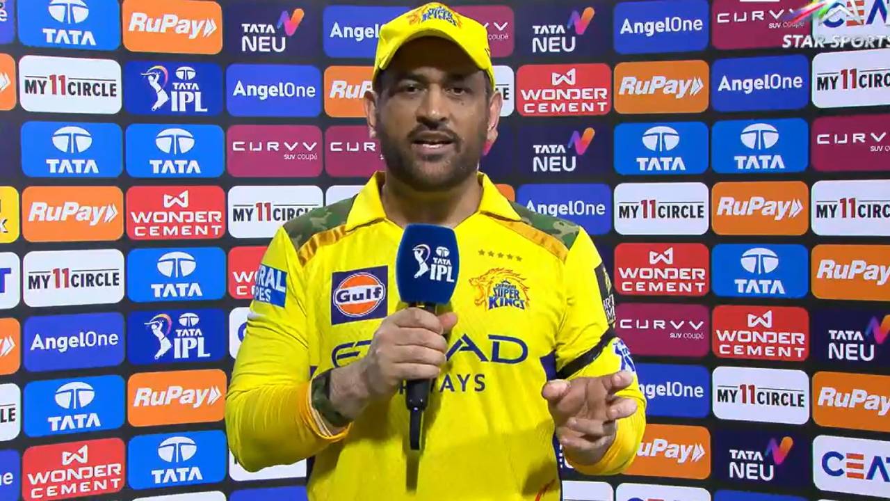 MI vs CSK : ముంబైతో ఓటమి తరువాత ధోని కామెంట్స్ వైరల్.. ఐపీఎల్ 2026 ఫైనల్ XI పైనే దృష్టి.. MI vs CSK : ముంబైతో ఓటమి తరువాత ధోని కామెంట్స్ వైరల్.. ఐపీఎల్ 2026 ఫైనల్ XI పైనే దృష్టి..