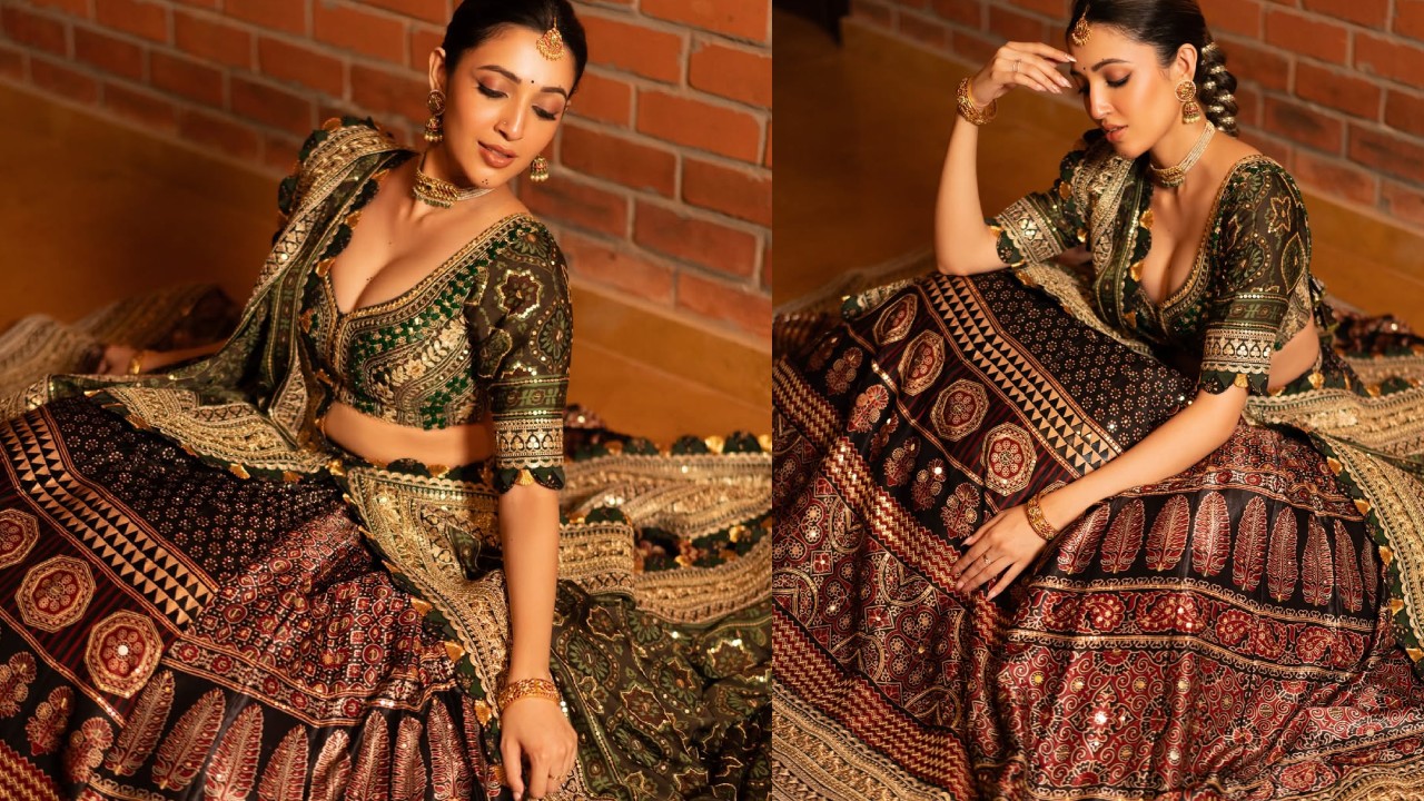 Neha Shetty : ట్రెడిషినల్ డ్రెస్ లో ఆహా అనిపిస్తున్న నేహా..