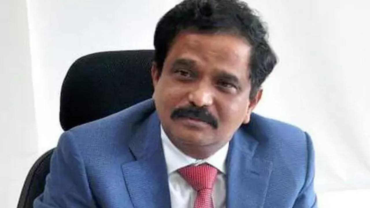 PSR Anjaneyulu: పీఎస్ఆర్ ఆంజనేయులుకు అస్వస్థత.. ఆస్పత్రికి తరలించిన సీఐడీ అధికారులు.. విచారణ వాయిదా.. PSR Anjaneyulu: పీఎస్ఆర్ ఆంజనేయులుకు అస్వస్థత.. ఆస్పత్రికి తరలించిన సీఐడీ అధికారులు.. విచారణ వాయిదా..