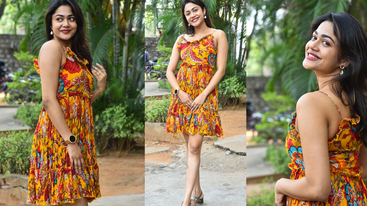 Payal Radhakrishna : షార్ట్ గౌనులో పాయల్ రాధాకృష్ణ పరువాలు..