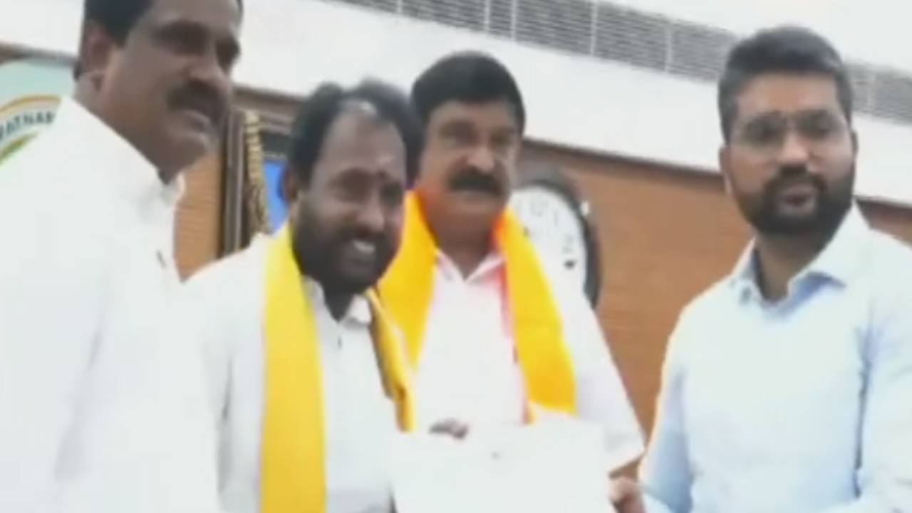 GVMC: విశాఖ మేయర్గా పీలా శ్రీనివాసరావు ఏకగ్రీవ ఎన్నిక.. GVMC: విశాఖ మేయర్గా పీలా శ్రీనివాసరావు ఏకగ్రీవ ఎన్నిక..