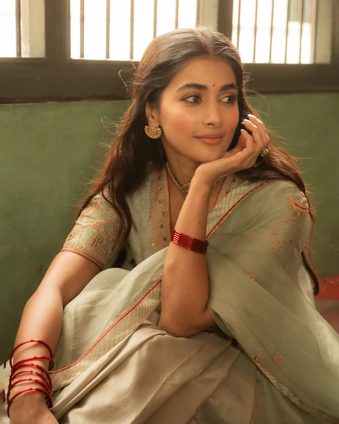 Pooja Hegde Cute Looks in Saree for Retro Promotions