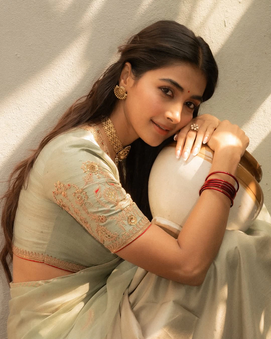 Pooja Hegde Cute Looks in Saree for Retro Promotions