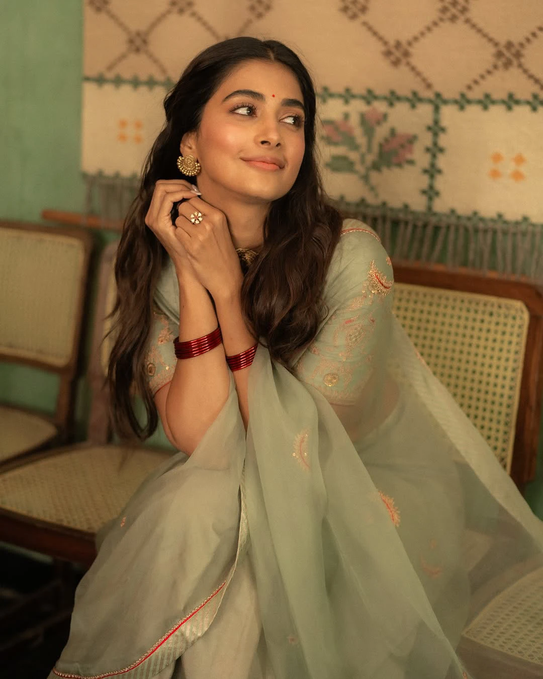 Pooja Hegde Cute Looks in Saree for Retro Promotions