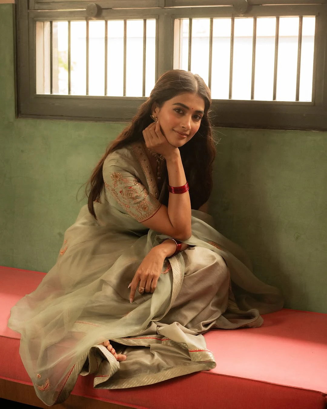 Pooja Hegde Cute Looks in Saree for Retro Promotions
