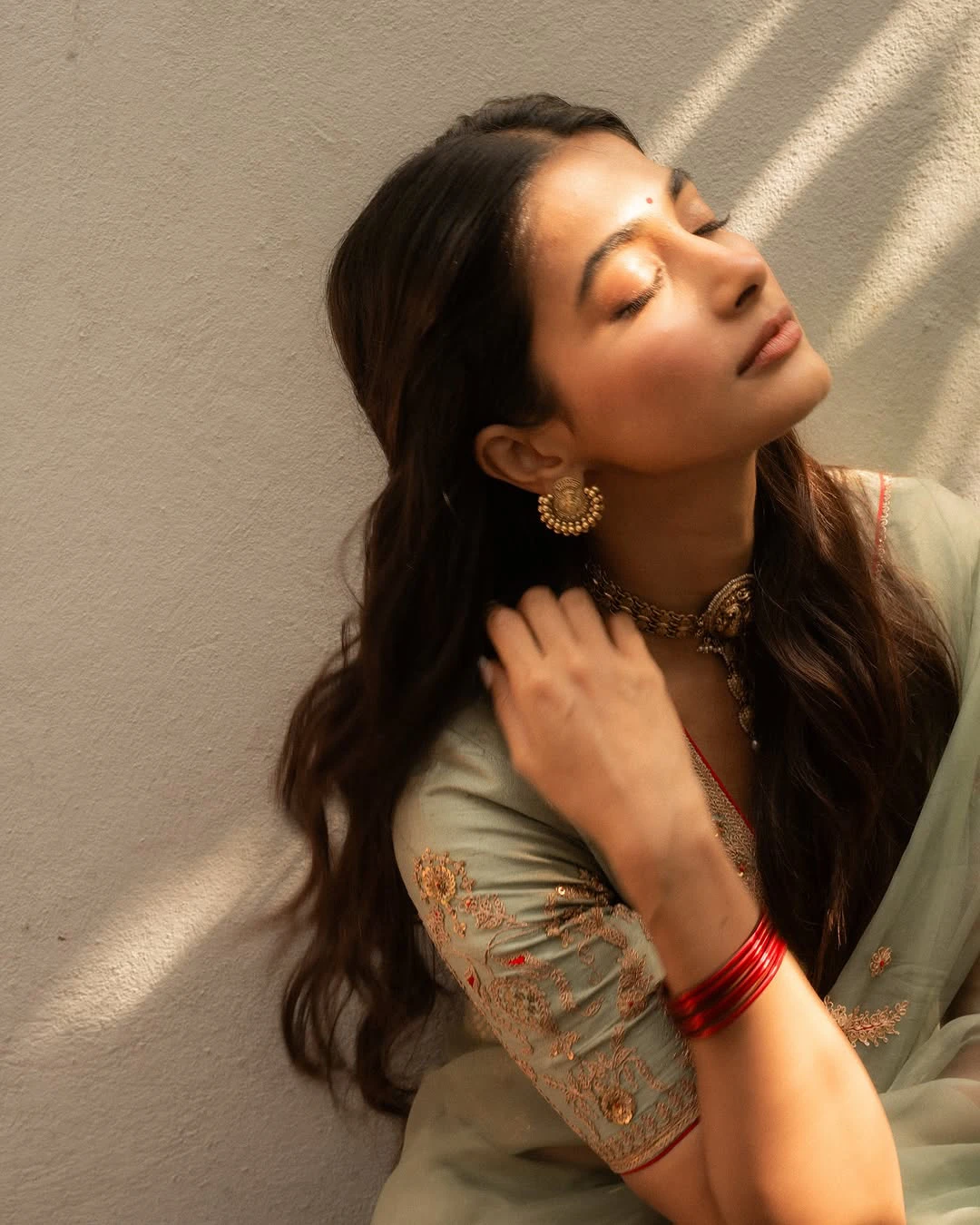 Pooja Hegde Cute Looks in Saree for Retro Promotions