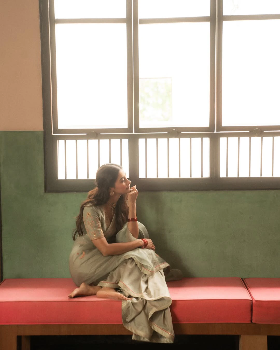 Pooja Hegde Cute Looks in Saree for Retro Promotions