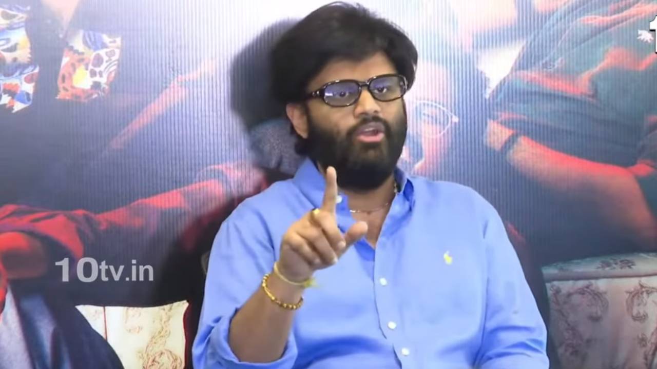 Naga vamsi : దమ్ముంటే నా సినిమాలను బ్యాన్ చేయండి.. వెబ్ సైట్లు, నెగిటివ్ రివ్యూల మీద నిర్మాత నాగవంశీ ఫైర్ Naga vamsi : దమ్ముంటే నా సినిమాలను బ్యాన్ చేయండి.. వెబ్ సైట్లు, నెగిటివ్ రివ్యూల మీద నిర్మాత నాగవంశీ ఫైర్