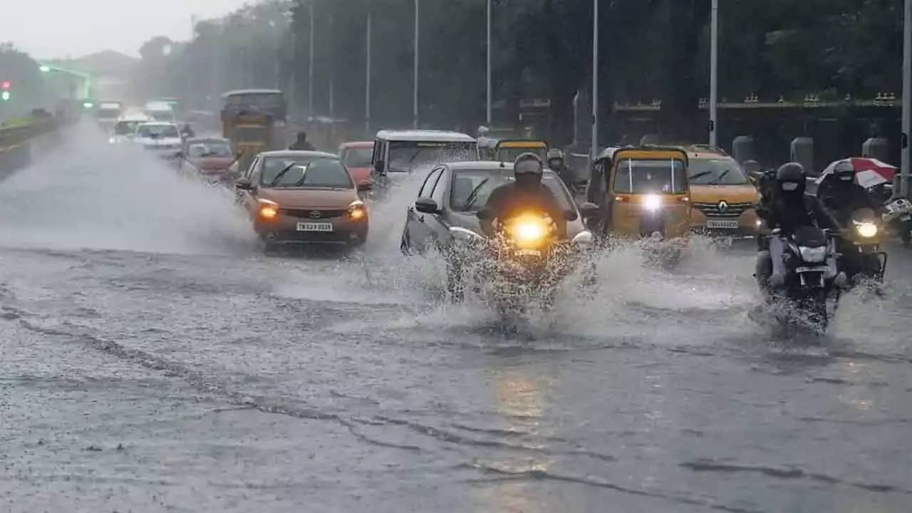 Weather Update: తెలంగాణ వాసులకు బిగ్ అలర్ట్.. రెండ్రోజులు ఆ జిల్లాల్లో వానలేవానలు.. హైదరాబాద్లో అయితే.. Weather Update: తెలంగాణ వాసులకు బిగ్ అలర్ట్.. రెండ్రోజులు ఆ జిల్లాల్లో వానలేవానలు.. హైదరాబాద్లో అయితే..
