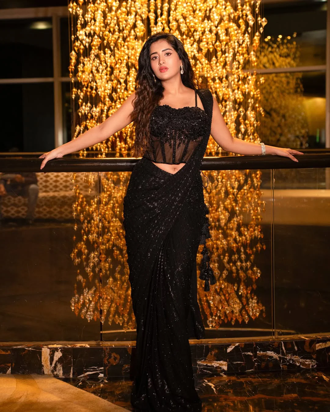 Rashi Singh Ravish Looks in Black Dress