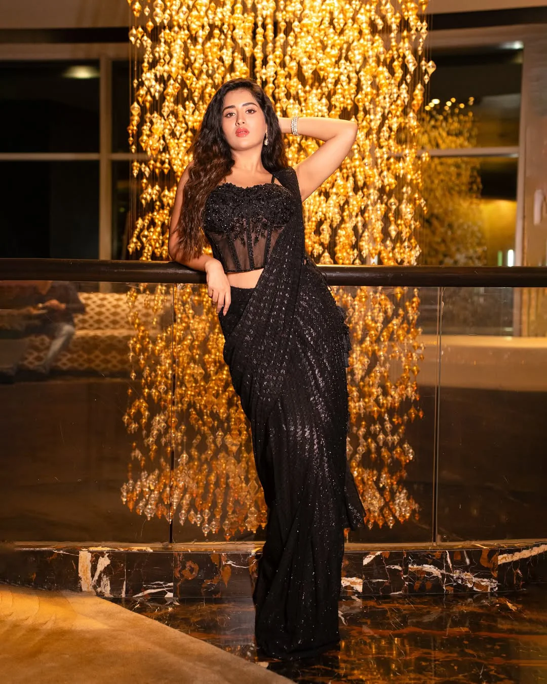 Rashi Singh Ravish Looks in Black Dress