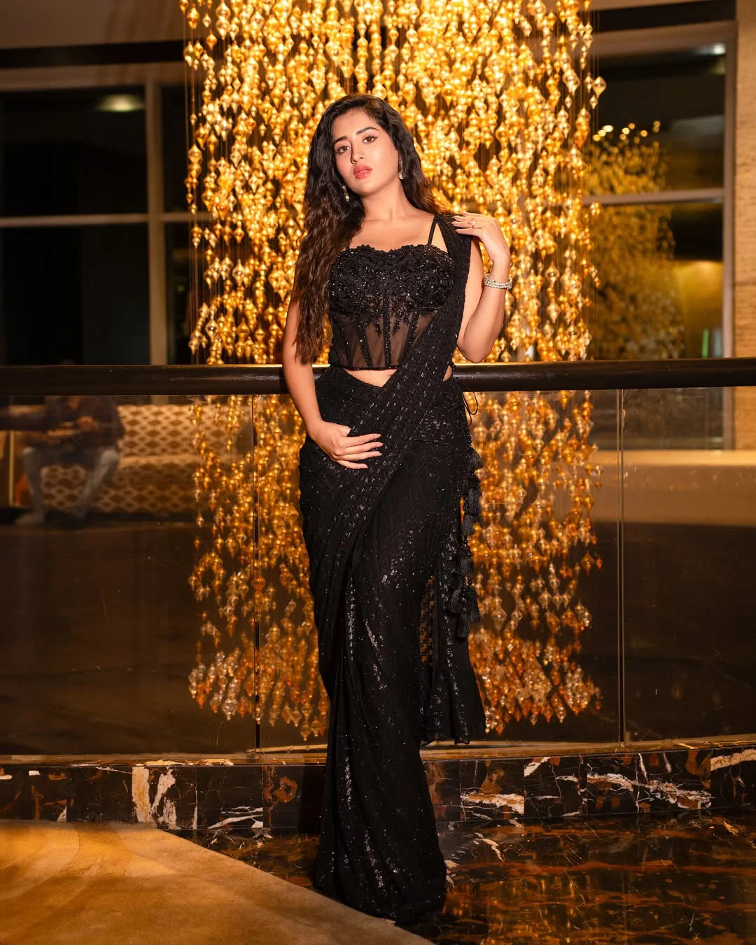 Rashi Singh Ravish Looks in Black Dress
