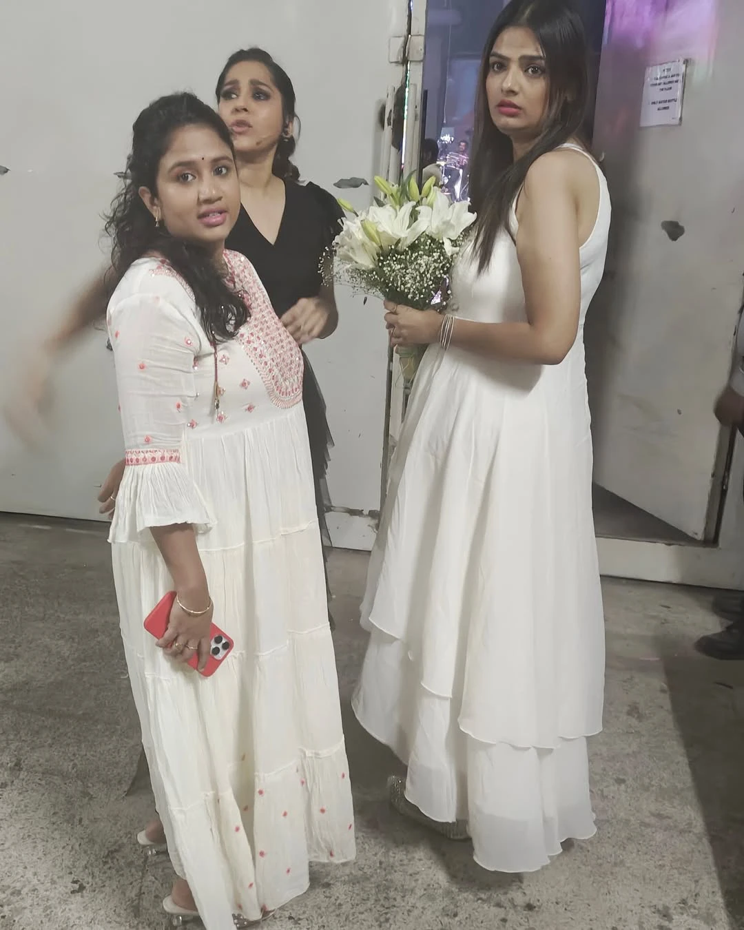 Anchor Rashmi Gautam Birthday Celebrations with Childhood Friends
