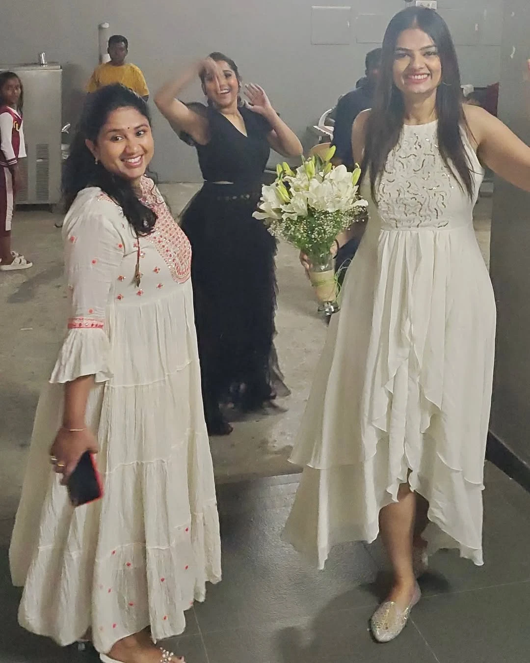 Anchor Rashmi Gautam Birthday Celebrations with Childhood Friends