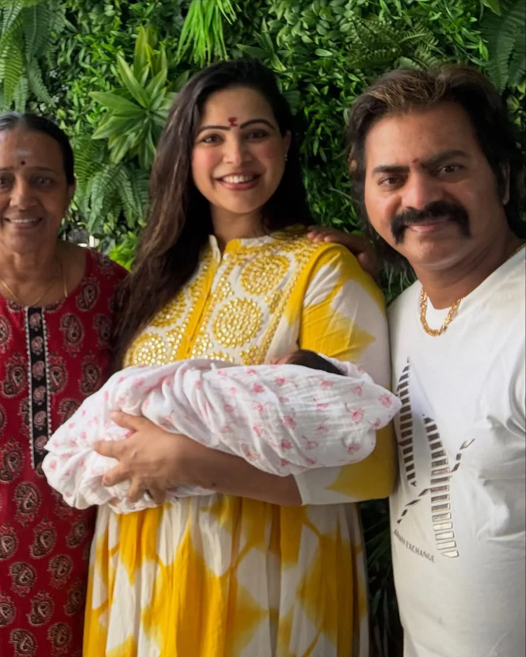 Tamil Star Comedian Redin Kingsley Shares Photos with Wife and Daughter