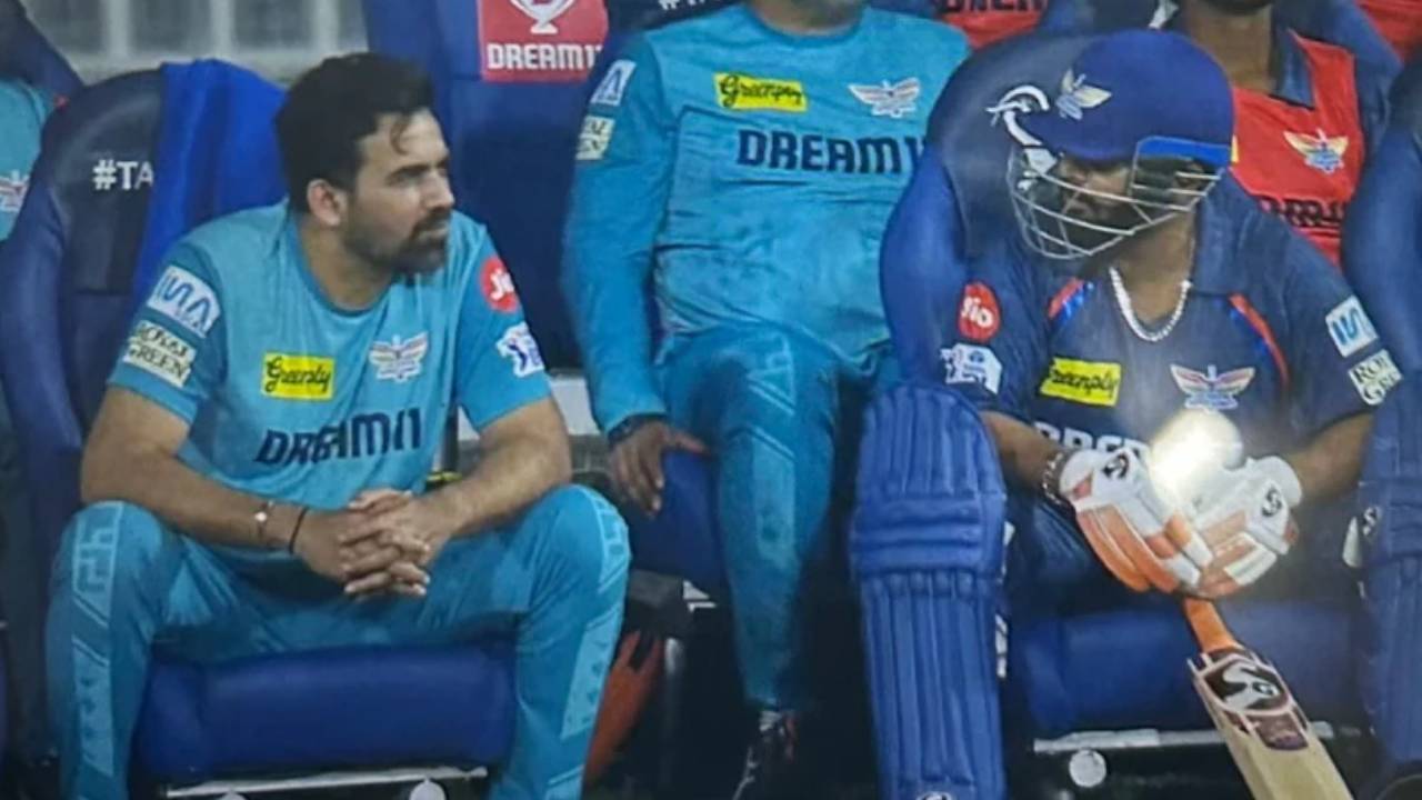 LSG vs DC : మెంటర్ జహీర్ ఖాన్తో రిషబ్ పంత్ వాగ్వాదం..! వీడియో వైరల్ LSG vs DC : మెంటర్ జహీర్ ఖాన్తో రిషబ్ పంత్ వాగ్వాదం..! వీడియో వైరల్