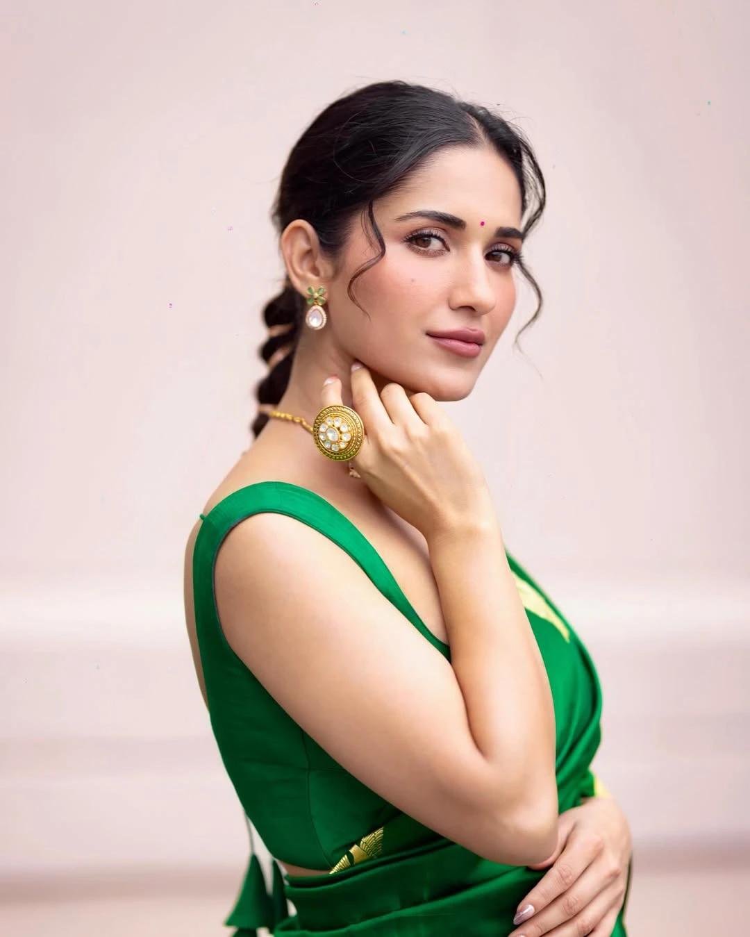 Ruhani Sharma Cute and Sizzling Photos
