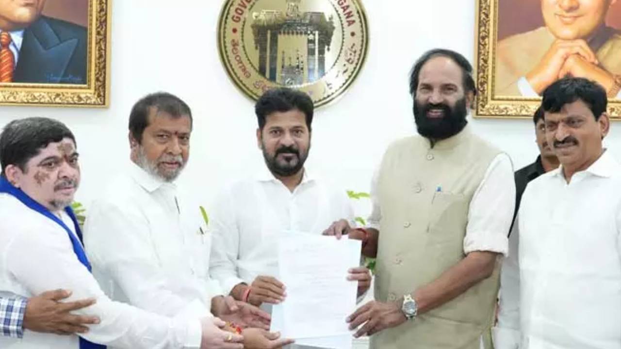 విద్య, ఉద్యోగాల్లో ఇకపై ఇచ్చే నోటిఫికేషన్లకు ఎస్సీ వర్గీకరణ అమలు : ఉత్తమ్ కుమార్ రెడ్డి విద్య, ఉద్యోగాల్లో ఇకపై ఇచ్చే నోటిఫికేషన్లకు ఎస్సీ వర్గీకరణ అమలు : ఉత్తమ్ కుమార్ రెడ్డి