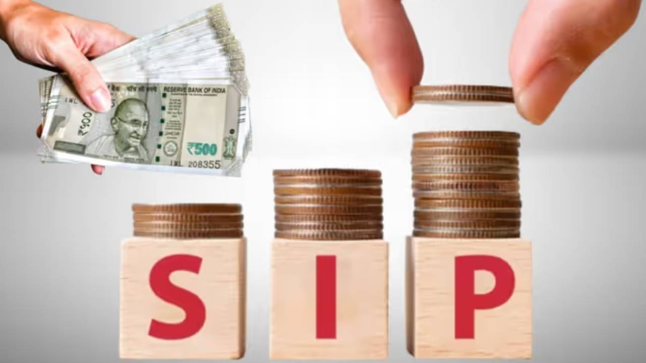 SIP Calculator : మీరు నెలకు రూ. 15వేల పెట్టుబడితో 25 ఏళ్లలో రూ. 4 కోట్లు సంపాదించవచ్చు.. ఈ సీక్రెట్ ఫార్ములా చాలామందికి తెలియదు.. ! SIP Calculator : మీరు నెలకు రూ. 15వేల పెట్టుబడితో 25 ఏళ్లలో రూ. 4 కోట్లు సంపాదించవచ్చు.. ఈ సీక్రెట్ ఫార్ములా చాలామందికి తెలియదు.. !
