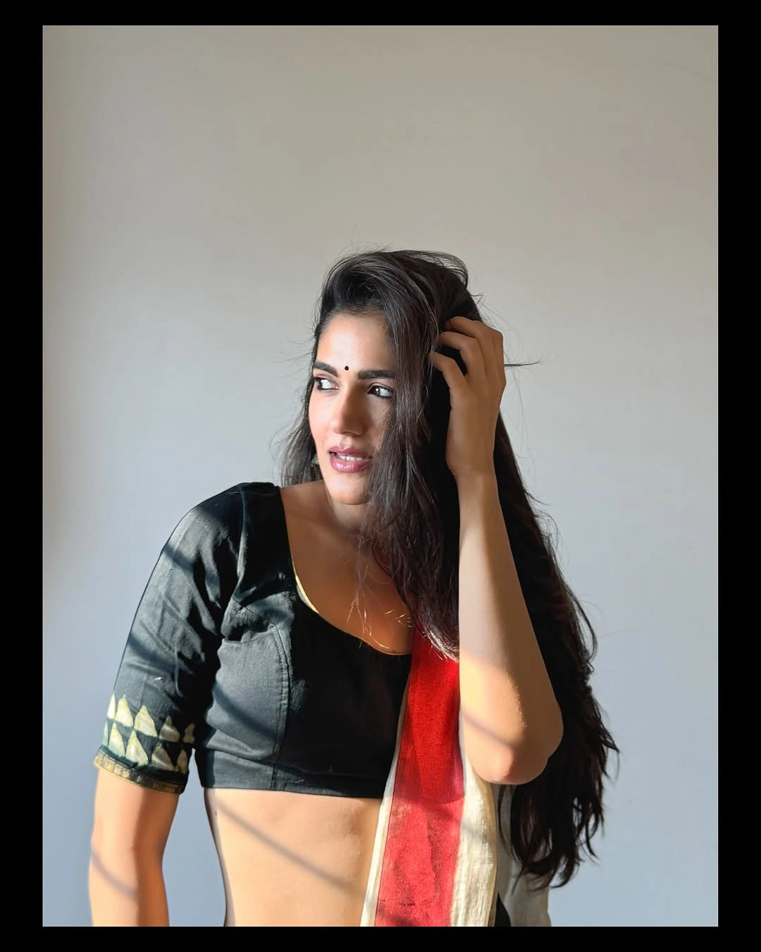 Simran Choudhary Cute Photos in Saree